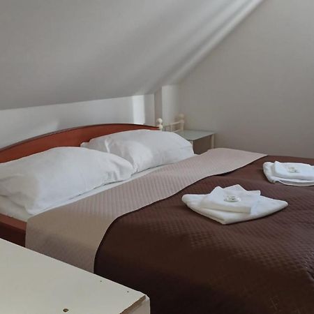 Apartmany Orlova ภายนอก รูปภาพ