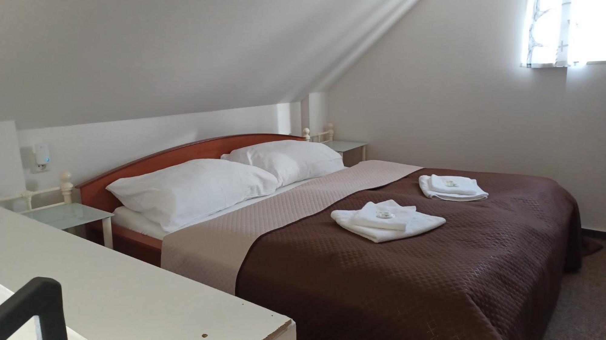 Apartmany Orlova ภายนอก รูปภาพ